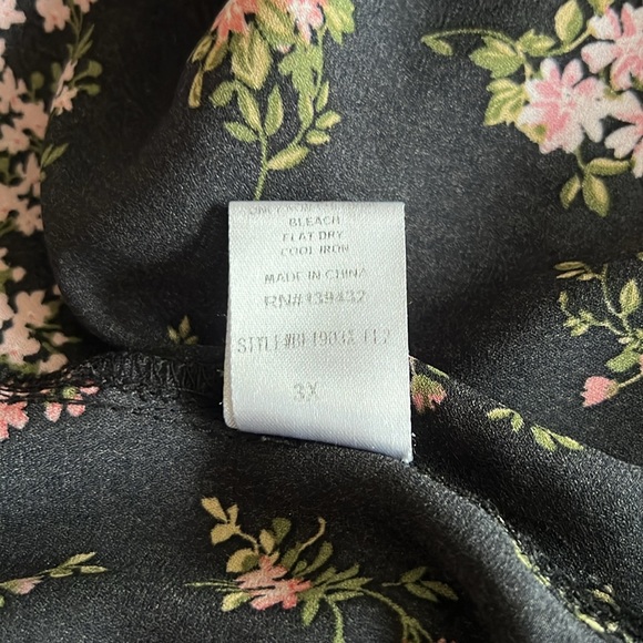 Women’s PaperMoon Top size 3xl - Picture 8 of 9